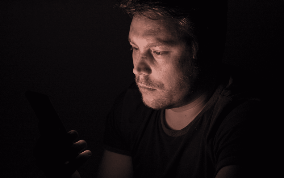 Dicas para Implementar um Modo Escuro Atraente e Eficiente